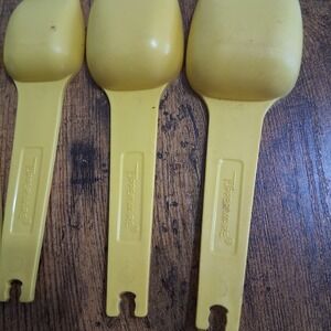 Vintage Tupperware Set 5 Harvest‎ Yellow/Gold  Nesting Measuring Spoons